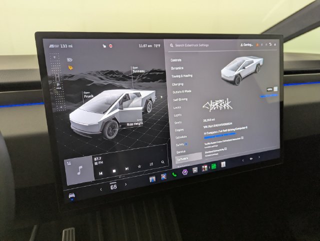 Used 2025 Tesla Cybertruck AWD Crew Cab image 14