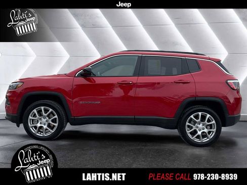 Certified 2023 Jeep Compass Latitude image 3