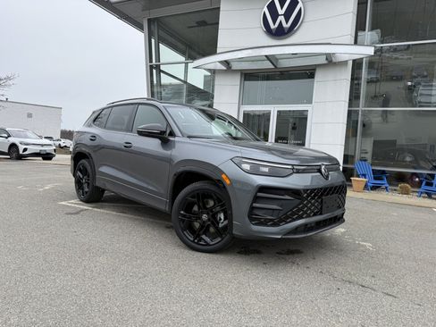 New 2026 Volkswagen Tiguan SE R-Line AWD/4WD image 1