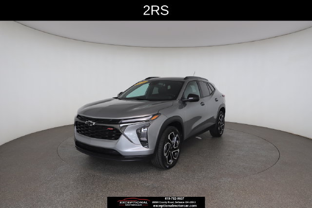 Used 2024 Chevrolet Trax RS w/ Driver Confidence Package FWD image 2