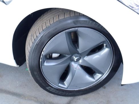 Used 2020 Tesla Model 3 Long Range AWD/4WD image 3