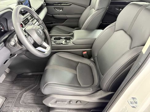 Used 2025 Honda Pilot EX-L image 7