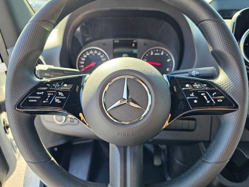 Used 2025 Mercedes-Benz Sprinter 2500 image 22