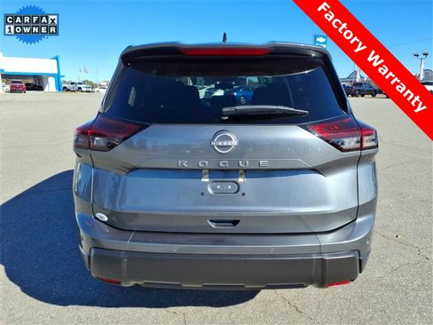 Used 2024 Nissan Rogue S image 4