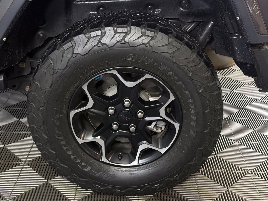 Used 2022 Jeep Wrangler Unlimited Rubicon 4xe AWD/4WD image 12
