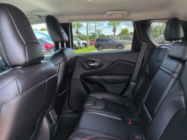 Used 2019 Jeep Cherokee Trailhawk AWD/4WD image 14
