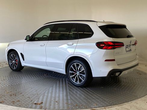 New 2026 BMW X5 xDrive40i w/ M Sport Package image 3