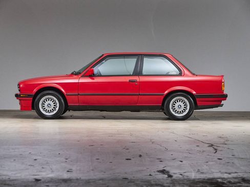 Used 1991 BMW 318iS Coupe RWD image 8