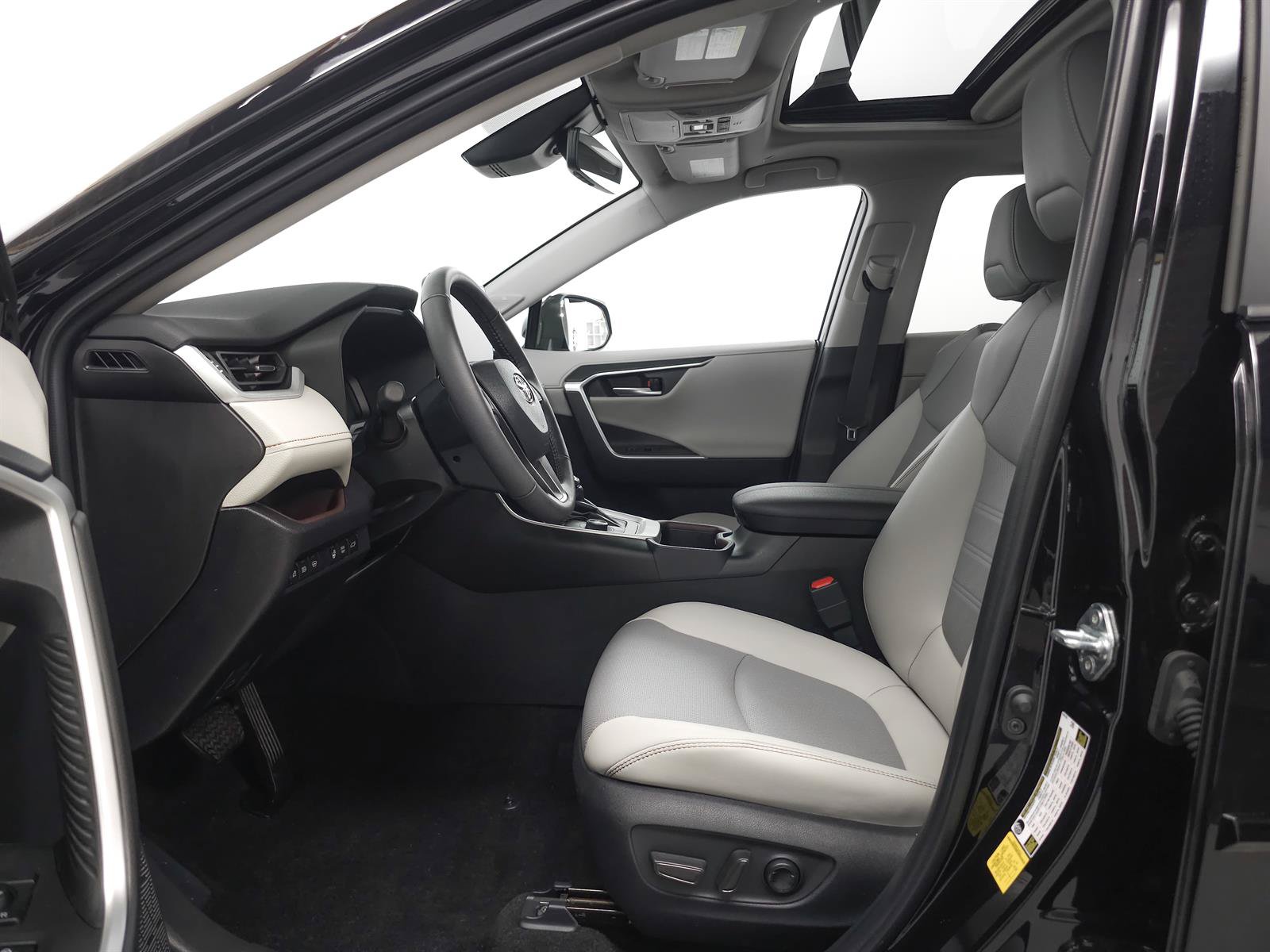 Certified 2025 Toyota RAV4 Limited w/ Weather Package AWD/4WD image 4