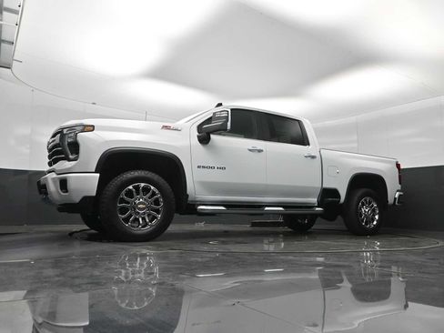 New 2026 Chevrolet Silverado 2500 LT w/ Z71 Chrome Sport Edition AWD/4WD image 25