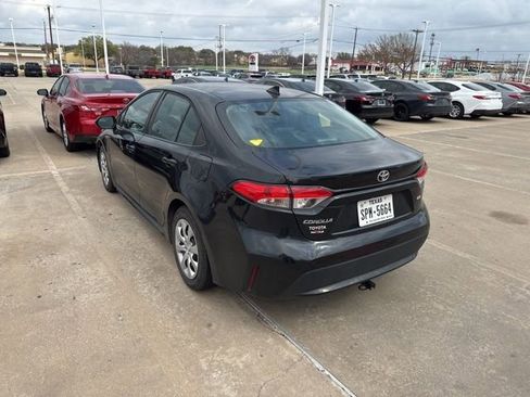 Used 2020 Toyota Corolla LE image 6