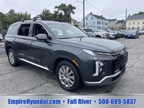 Used 2023 Hyundai Palisade SEL AWD/4WD image 2