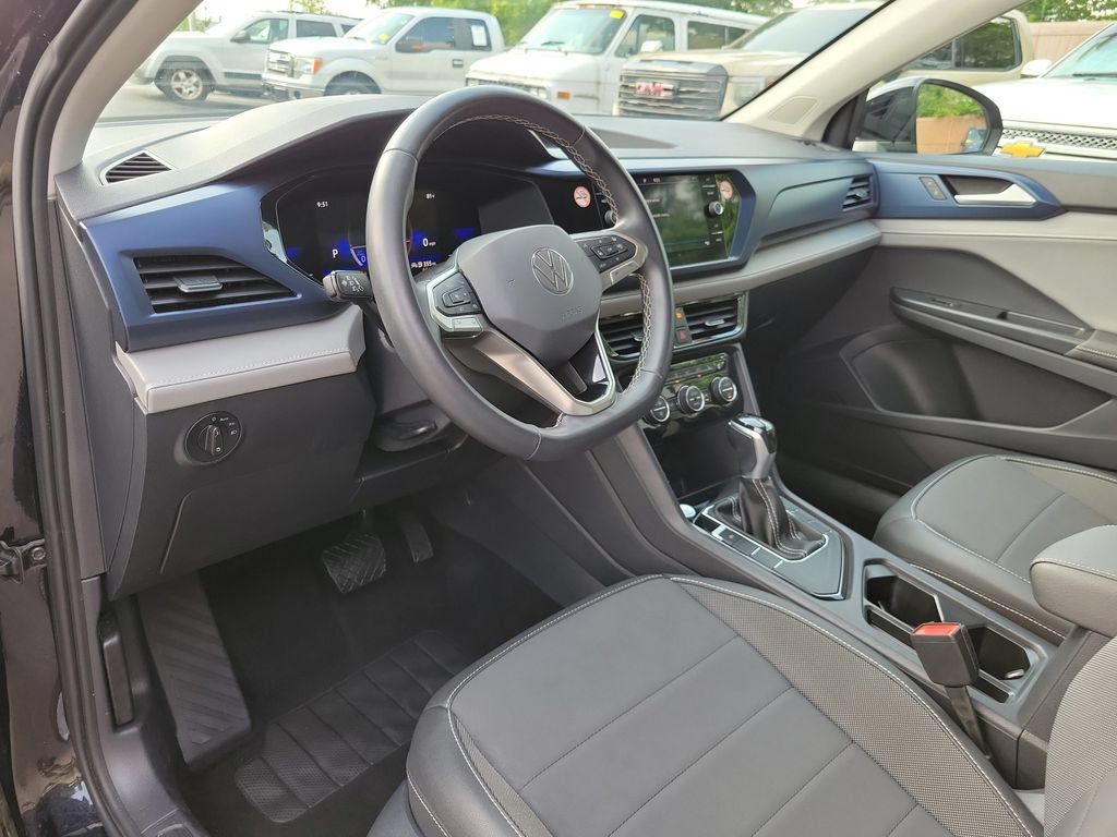 Used 2024 Volkswagen Taos SE FWD image 21