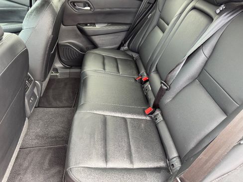 Used 2024 Nissan Rogue SL image 15