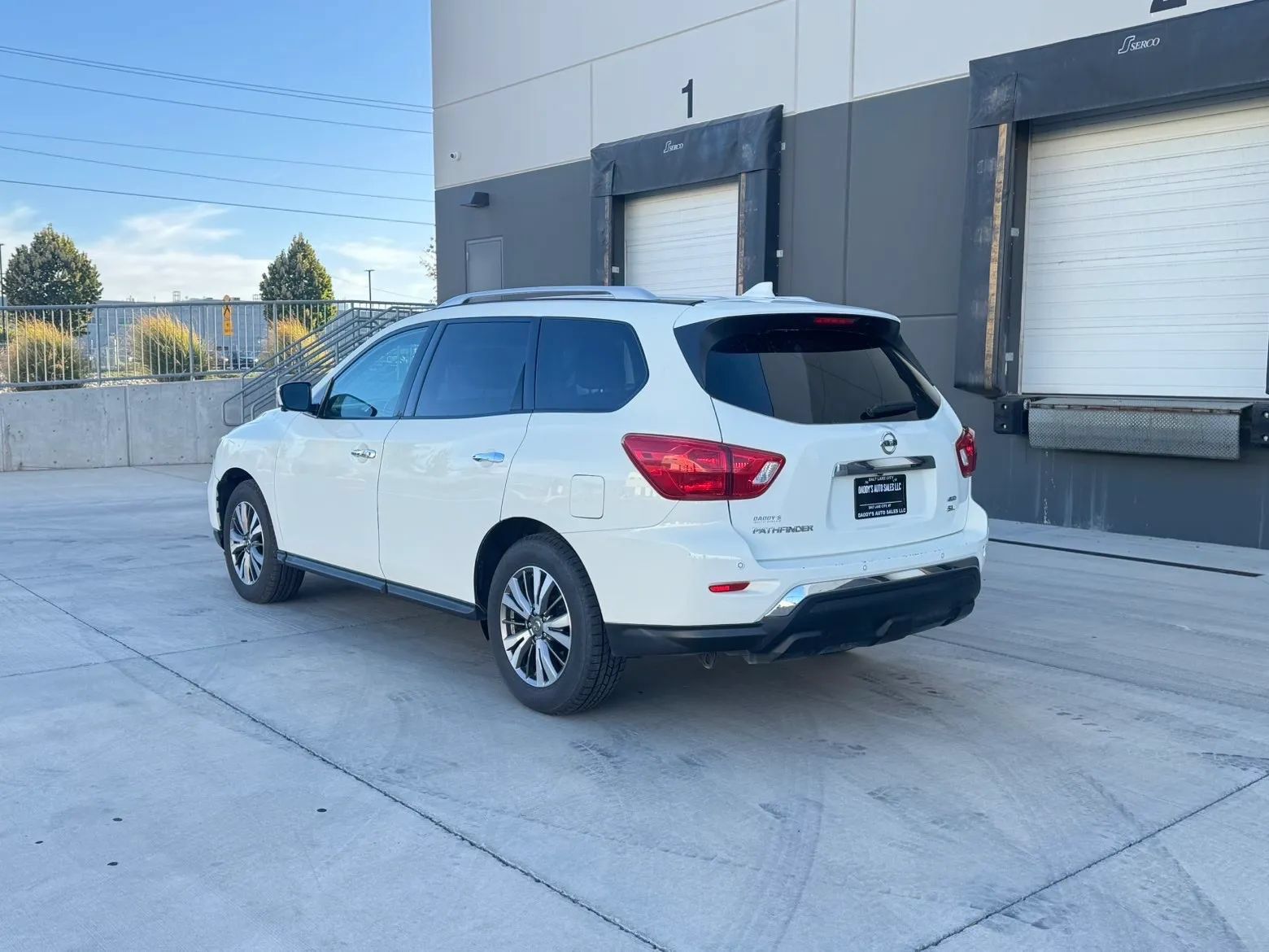 Used 2020 Nissan Pathfinder SL AWD/4WD image 3