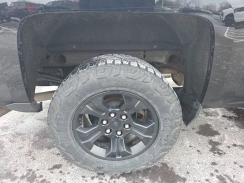 Used 2017 Chevrolet Silverado 1500 LTZ Z71 w/ LTZ Plus Package image 5