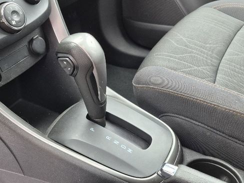 Used 2017 Chevrolet Trax LT w/ Sun & Sound Package image 10