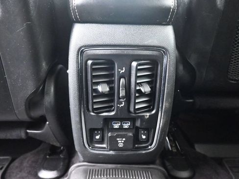 Used 2017 Jeep Grand Cherokee Limited AWD/4WD image 34