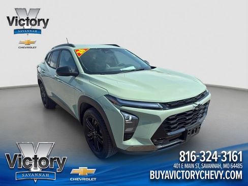 Used 2026 Chevrolet Trax ACTIV w/ Driver Confidence Package FWD image 1