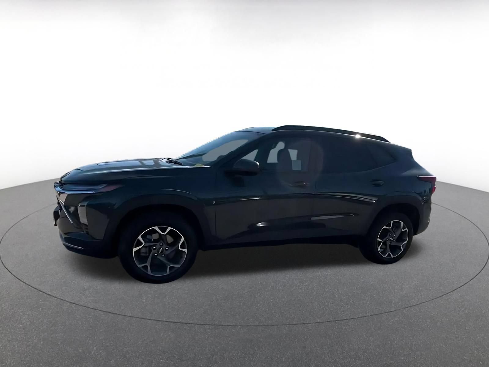 Used 2025 Chevrolet Trax LT w/ LT Convenience Package FWD image 7
