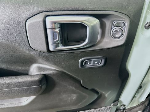 Used 2023 Jeep Wrangler Unlimited w/ Cold Weather Group AWD/4WD image 15