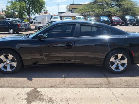 Used 2016 Dodge Charger SXT w/ Navigation & Travel Group RWD image 7