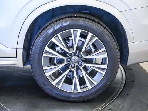 Used 2020 Volvo XC90 T5 Momentum w/ Protection Package Premier AWD/4WD image 11