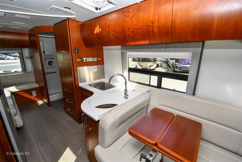 Used 2018 Mercedes-Benz Sprinter 3500 image 9