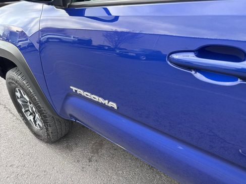 Used 2022 Toyota Tacoma TRD Off-Road image 39