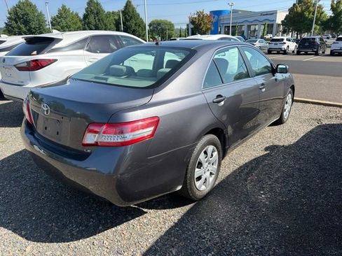 Used 2011 Toyota Camry LE FWD image 4