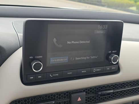 Used 2023 Honda HR-V LX image 6