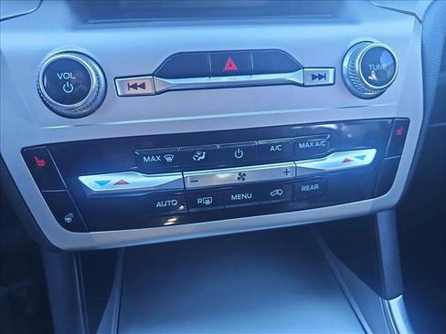 Used 2021 Ford Explorer XLT w/ Equipment Group 202A image 23