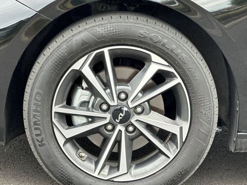Used 2024 Kia Forte LXS FWD image 28