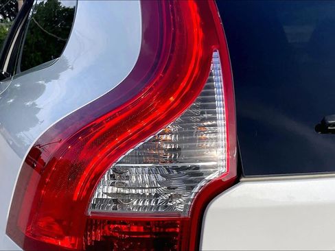 Used 2017 Volvo XC60 T6 Dynamic w/ Preferred Option Package AWD/4WD image 29