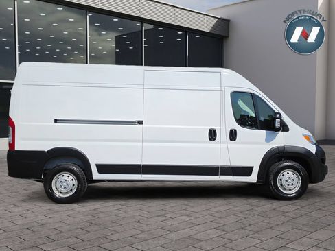 Used 2023 RAM ProMaster 2500 FWD image 6