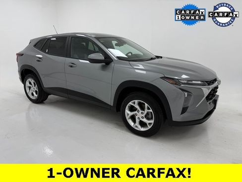 Used 2024 Chevrolet Trax LS w/ LS Convenience Package image 1