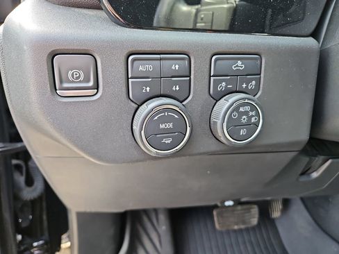 Used 2023 Chevrolet Silverado 1500 LT Trail Boss w/ Protection Package AWD/4WD image 25