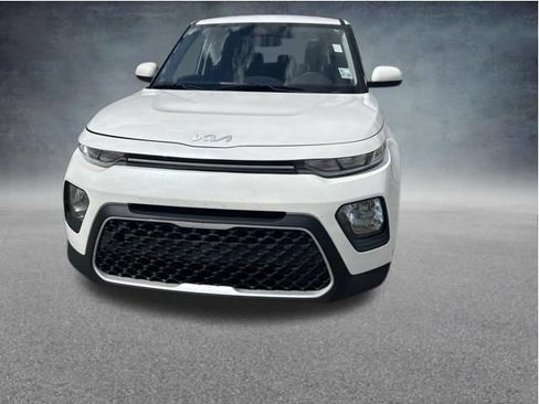 Used 2022 Kia Soul LX FWD image 2