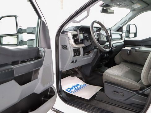 Used 2023 Ford F250 XLT w/ FX4 Off-Road Package image 3