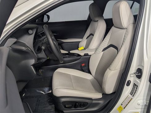 Used 2022 Lexus UX 200 image 12