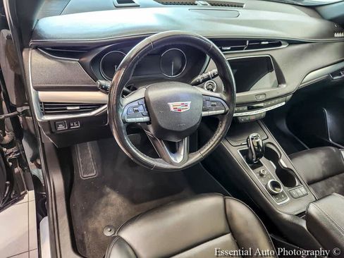 Used 2021 Cadillac XT4 Premium Luxury w/ Cold Weather Package AWD/4WD image 9