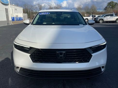 Used 2023 Honda Accord EX image 9