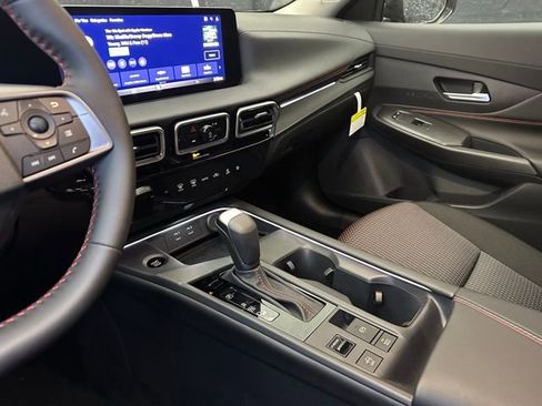 New 2026 Nissan Sentra SR w/ Floor Mat Package FWD image 29