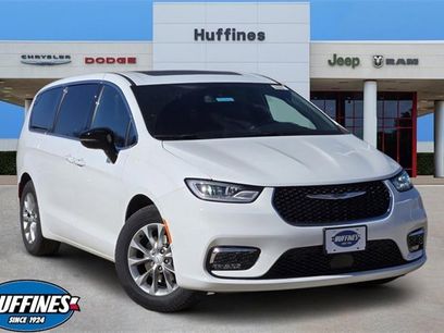 New 2026 Chrysler Pacifica Limited