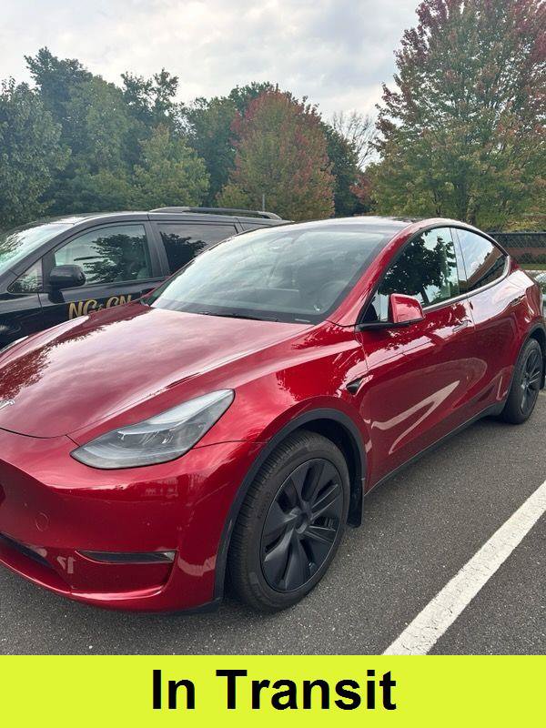 Used 2024 Tesla Model Y Long Range AWD/4WD image 1
