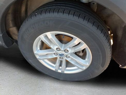 Used 2023 Ford Explorer XLT w/ Equipment Group 202A image 18