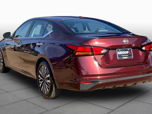 Used 2023 Nissan Altima 2.5 SV FWD image 12