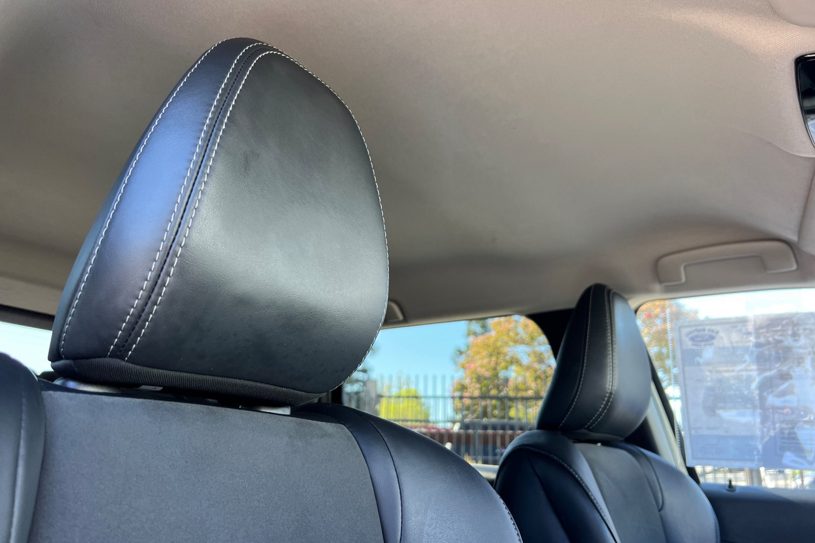 Used 2025 Mitsubishi Outlander SE FWD image 18