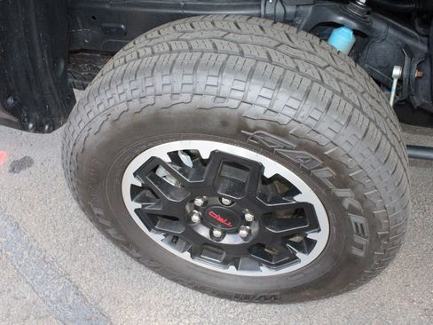 Certified 2025 Toyota Tacoma TRD Off-Road w/ TRD Off Road Upgrade Package AWD/4WD image 64