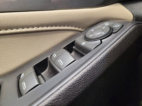 Used 2022 Chevrolet Traverse LS w/ LPO, Cargo Package AWD/4WD image 27